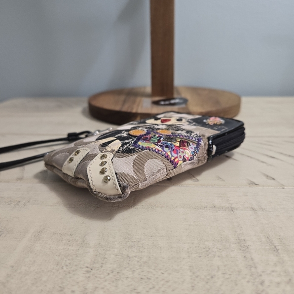 Coach Poppy Chan “Pepper” Wristlet - Signature Appliqué Character Wristlet RARE - Picture 9 of 13
